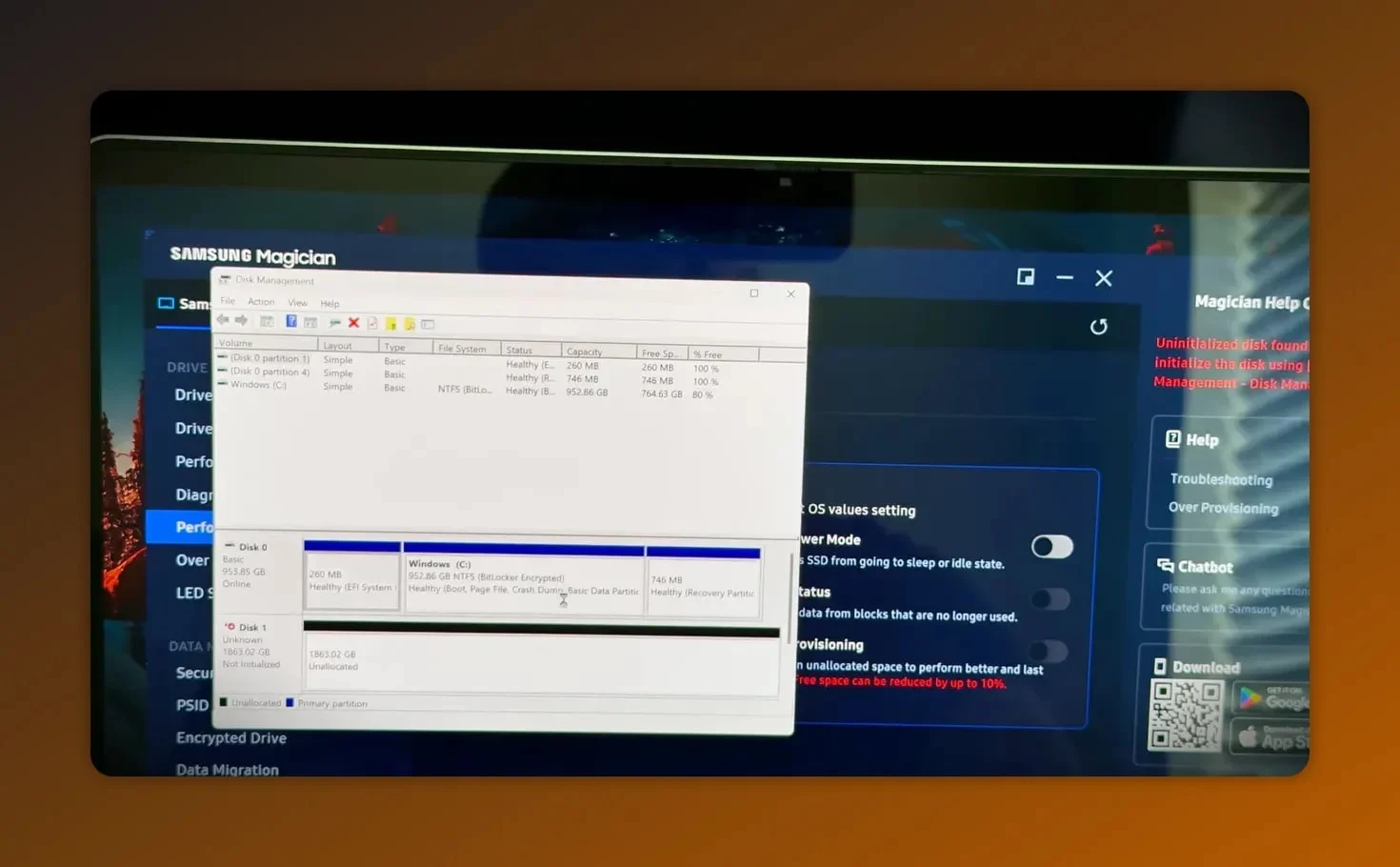 Windows Disk Management window showing an uninitialized/unallocated new SSD drive